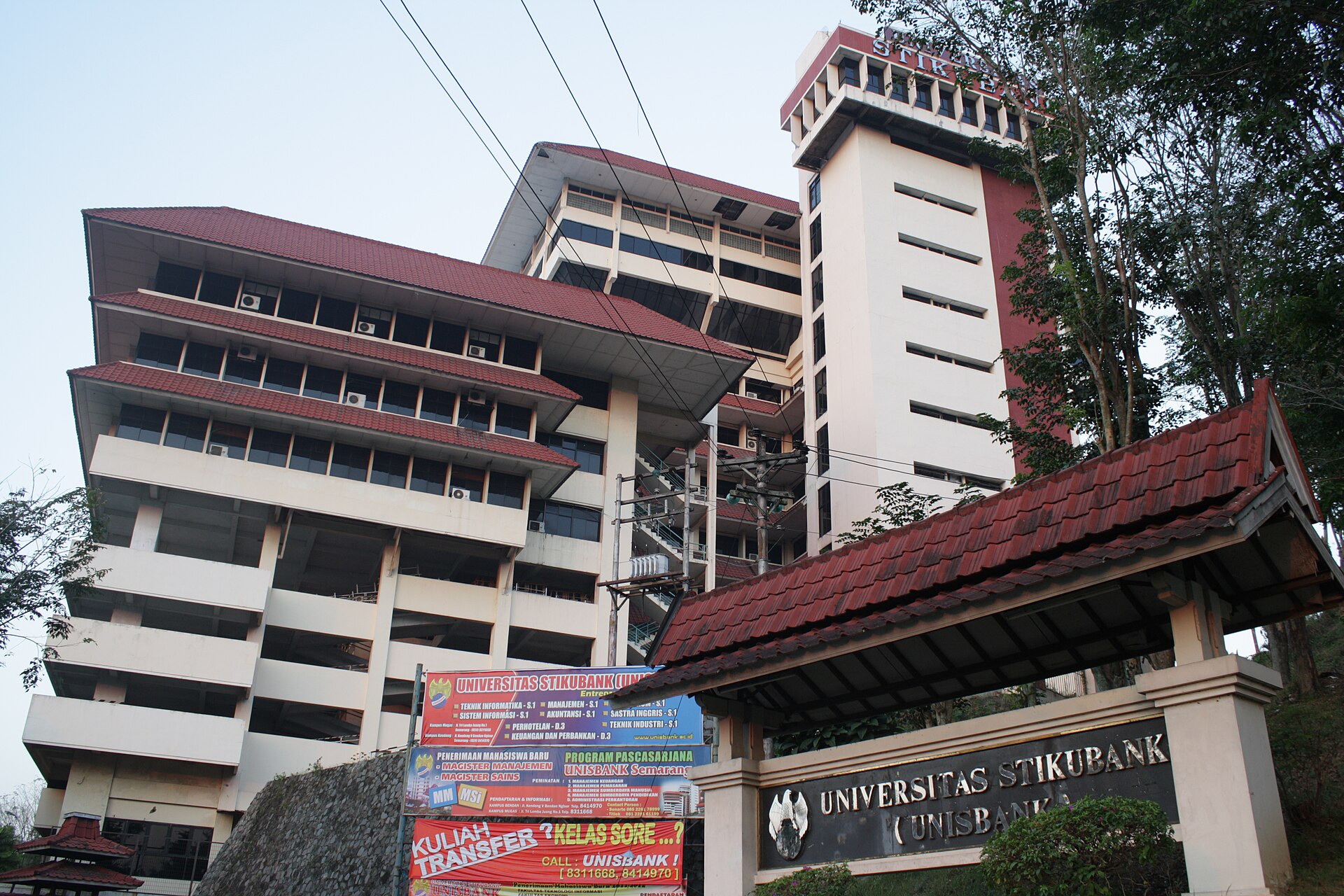 Universitas Stikubank