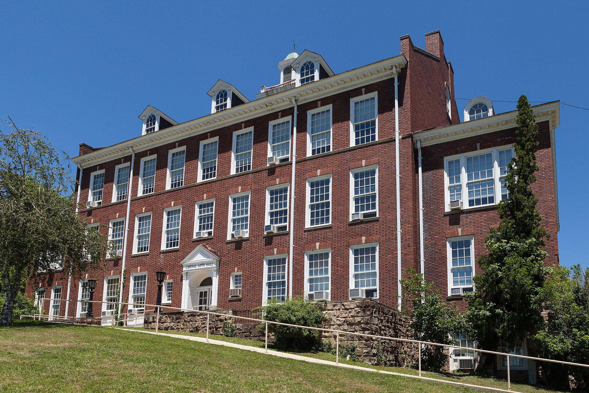 Davis and Elkins College