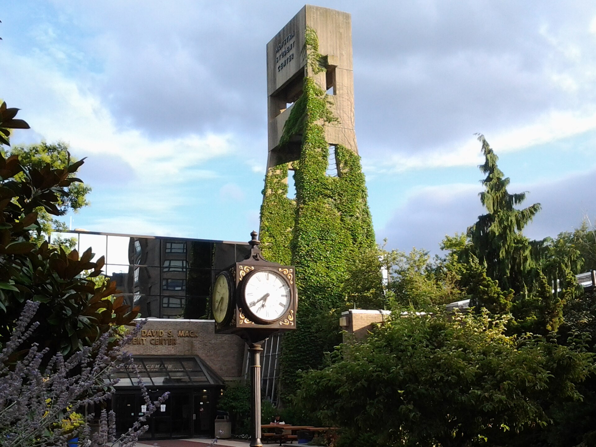 Hofstra University