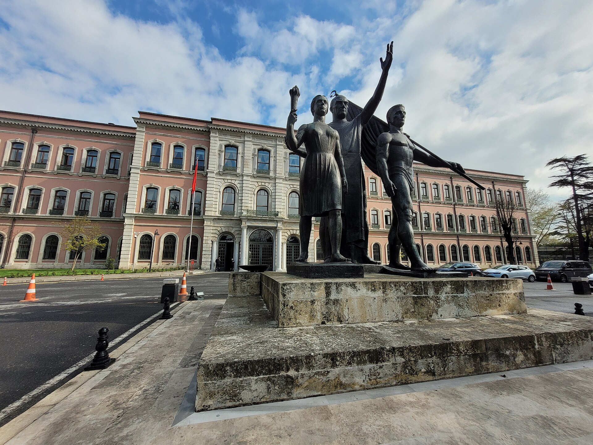 Istanbul Üniversitesi