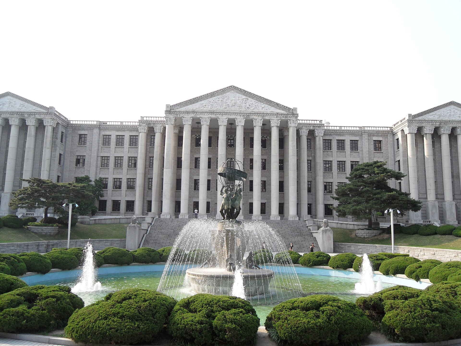 Kyung Hee University